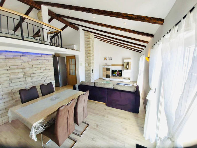 APARTMAN KARLO, RAB